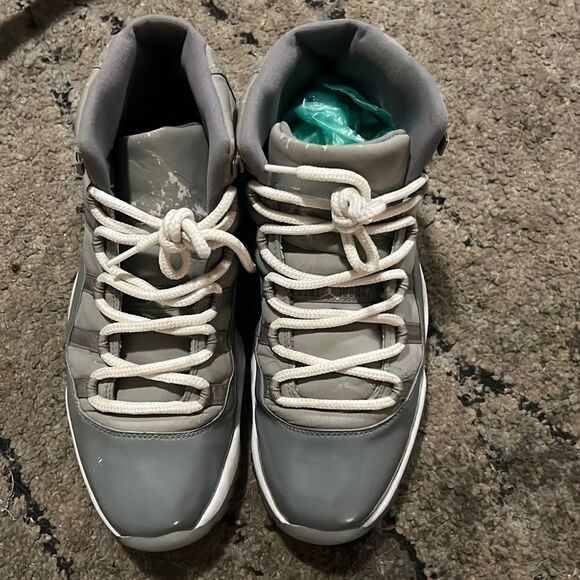 Size 11 Jordan 11 Cool Grey - Picture 1 of 7